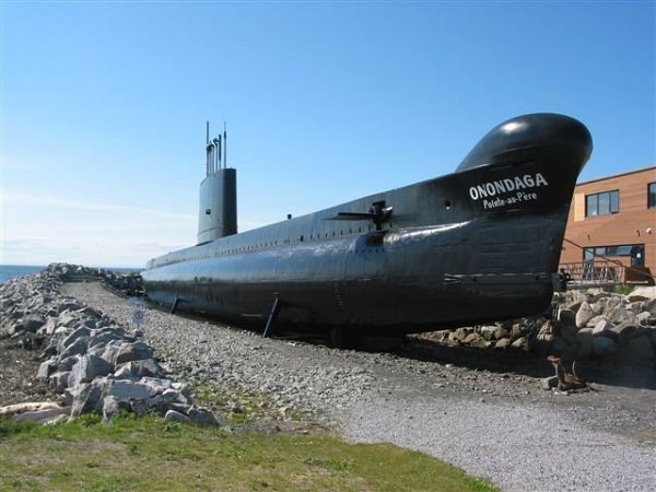 01-VoyageAREQ2012.jpg - Visite du sous-marin Onondaga