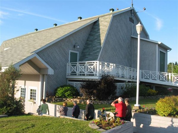 08-Voyage AREQ 2012.jpg - Arrivée au théâtre du Bic