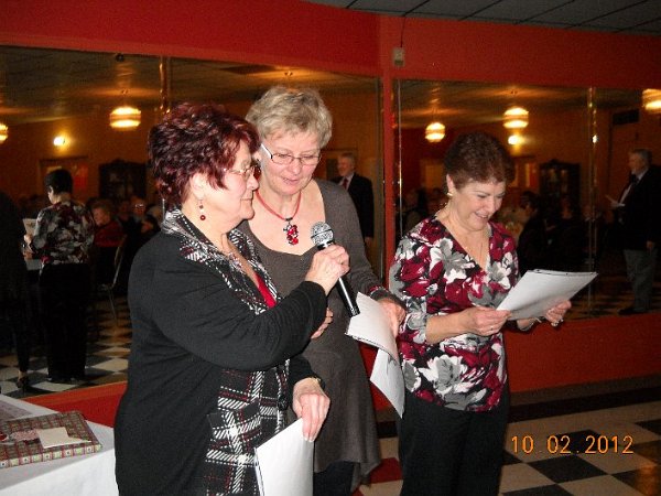 9dec2010_042.jpg - Autour des dames à compléter l'alphabet«X comme tu es eXtraordinaire»«Y comme tes YEUX dans les miens»«Z comme un ZESTE de passion»