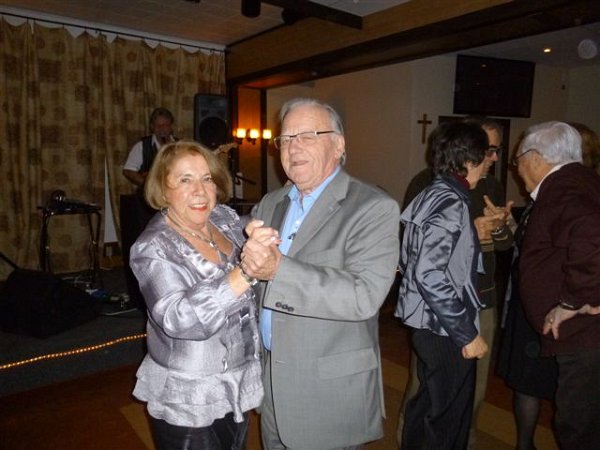 P1010032.JPG - Place à la danse avec Carmen Gasse et son conjoint