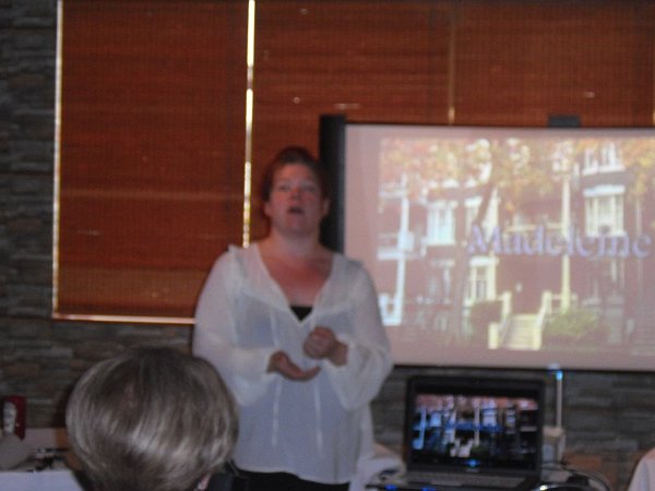 areq019.jpg - Véronique Bélanger de Mirépi, conférencière invitée.