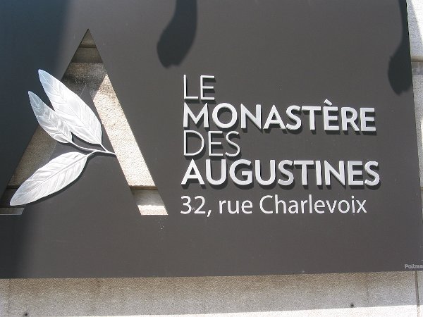 21- Visite chez les Augustines.JPG