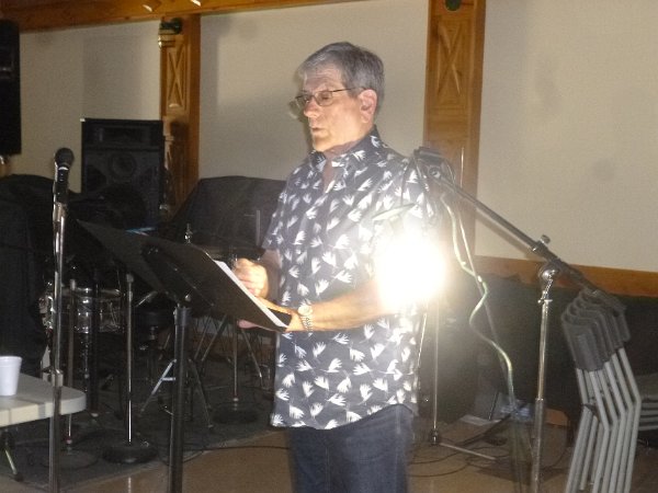 7- Conrad Garneau et ses annonces.JPG